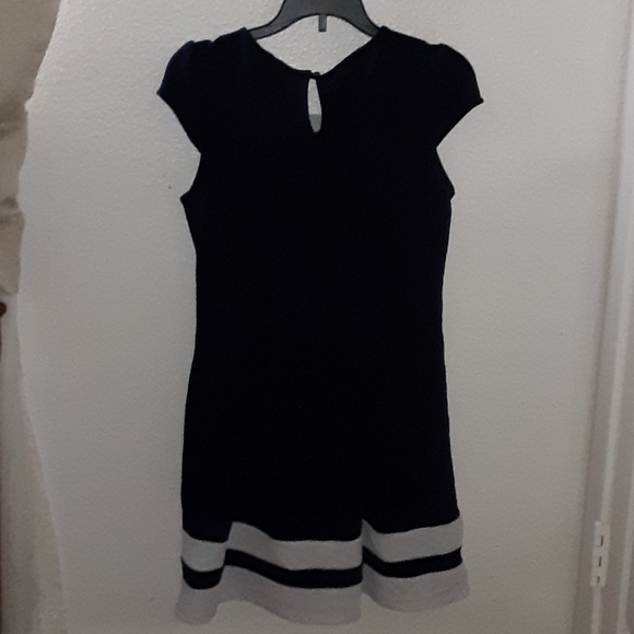 White and navy blue dress - Picture 2 of 4